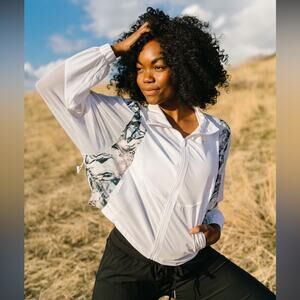 Zyia | White Marble Mesh Jacket Size M NWT